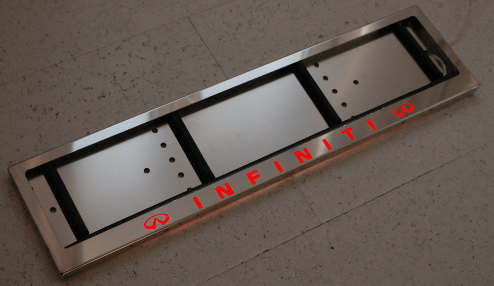 LED Номерная рамка INFINITI Инфинити из нержавеющей стали со светящейся надписью