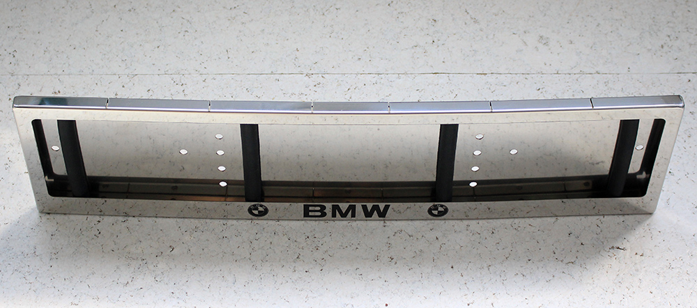 Гнущаяся номерная рамка BMW для переднего изогнутого бампера из нержавеющей стали