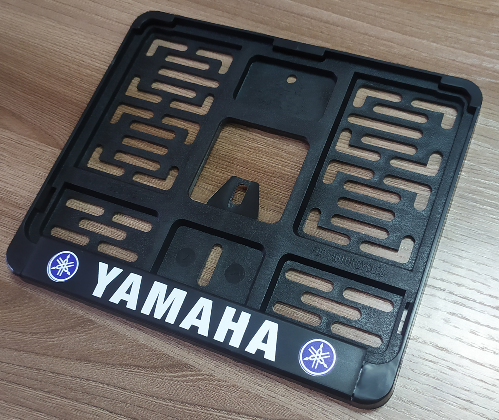 Рамка для номера мотоцикла YAMAHA нового образца пластиковая 190х145 мм