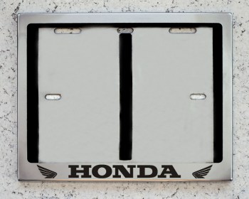 Номерная мото рамка для номера с надписью HONDA ХОНДА из нержавеющей стали