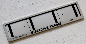 Рамка для номера Кадиллак Cadillac Escalade Эскалейд  из нержавеющей стали с логотипом