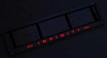 Светящаяся рамка INFINITI Инфинити из нержавеющей стали с логотипом