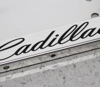Номерная рамка Cadillac STS из нержавеющей стали с гравировкой логотипа и надписи