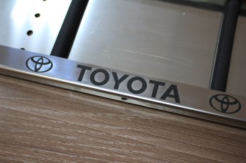 Рамка под номер Toyota Тойота из нержавейки