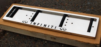 Антивандальная рамка с надписью Infiniti Инфинити из нержавейки