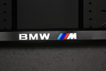 Рамка номера светящаяся BMW M с подсветкой надписи из нержавейки