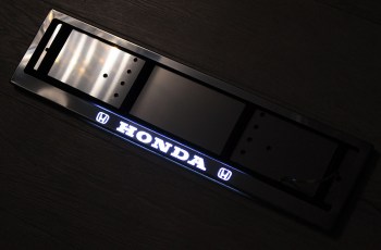 Светящаяся рамка номера Honda (Хонда) из нержавеющей стали со светящейся надписью