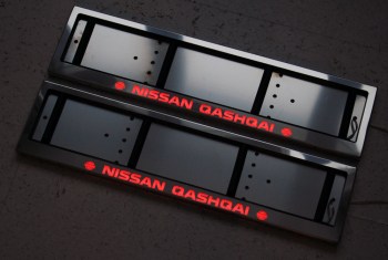 Номерная рамка Ниссан Кашкай светящаяся из нержавеющей стали со светящейся надписью