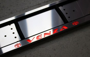 Светящаяся рамка номера Toyota VENZA из нержавеющей стали