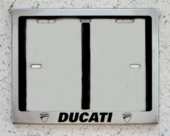 Номерная мото рамка для номера с надписью DUCATI Дукати из нержавеющей стали