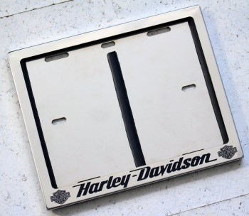 Номерная мото рамка Harley-Davidson Харлей-Дэвидсон для номера с надписью из нержавеющей стали