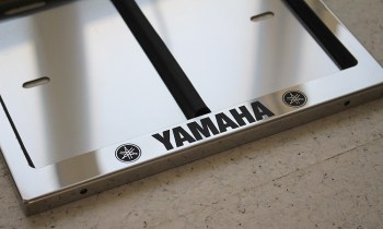 Рамка для номера мотоцикла Yamaha Ямаха из нержавеющей стали