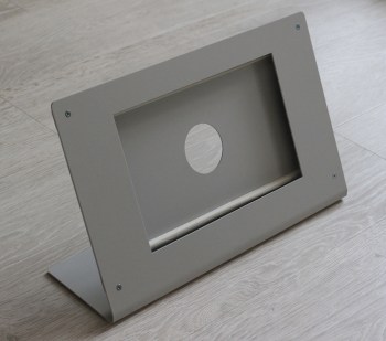 Рамка подставка для планшета на стол защитная металлическая