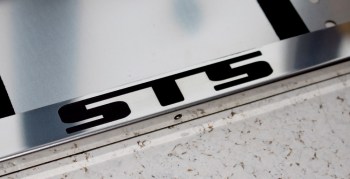 Рамка номера Кадиллак СТС  из нержавеющей стали с логотипом