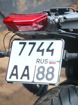 Безрамочная номерная рамка мотоцикла нового образца 190х145 мм