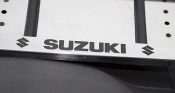 Антивандальная авторамка для гос номера с надписью Suzuki Сузуки из нержавеющей стали