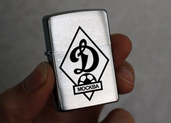 Зажигалка Zippo Зиппо Динамо с гравировкой футбольный клуб