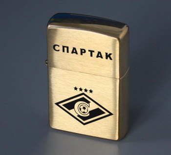 Золотая зажигалка Zippo Спартак