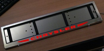 Светящаяся рамка номера Chrysler (Крайслер) из нержавеющей стали со светящейся надписью